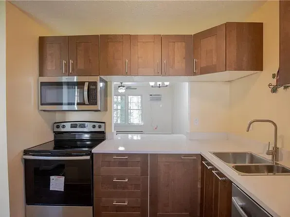 54 Rope Ferry Rd Unit C51, Waterford, CT 06385