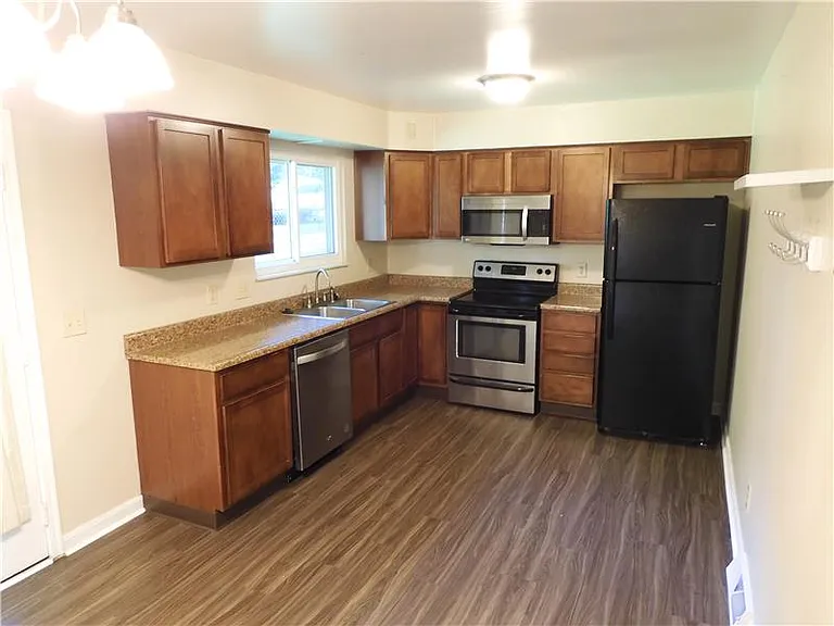 8442 Summer Pl — Photo 10