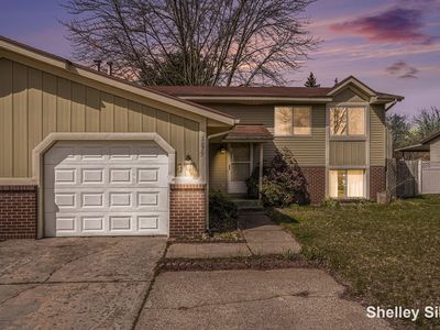 5879 Pine Vista St SE, Kentwood, MI, 49548