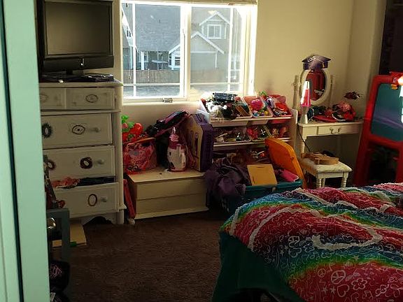 5th image of 736 NW Green Forest Cir
