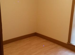 957 1/2 W Grand Ave, Beloit, WI 53511