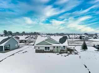 171 Gateway Pkwy, Osceola, WI 54020