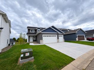987 45th Ave NE, Saint Cloud, MN 56304