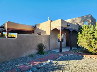 504 Apache St #B, Taos, NM 87571
