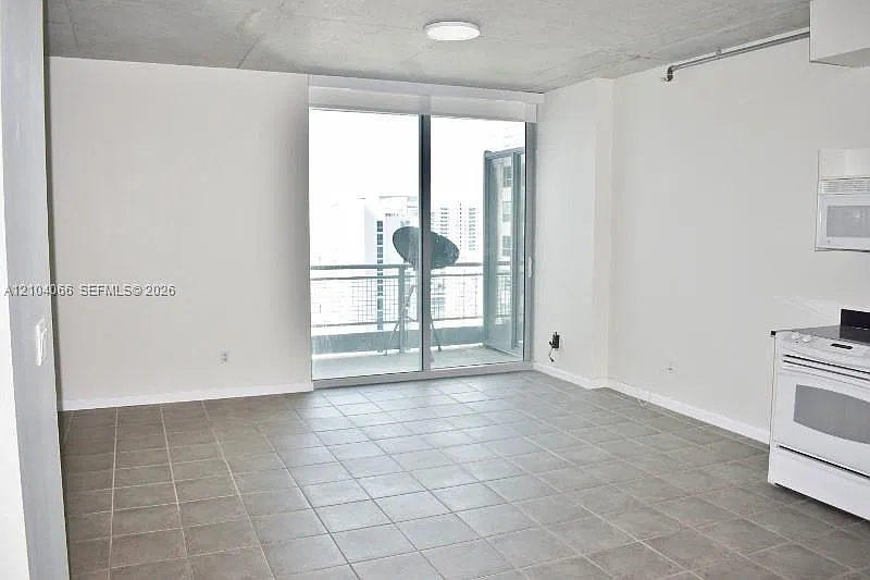 Neo Vertika Condo — Photo 4
