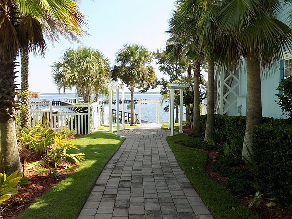 4th image of LOT 2 YACHT CLUB Point