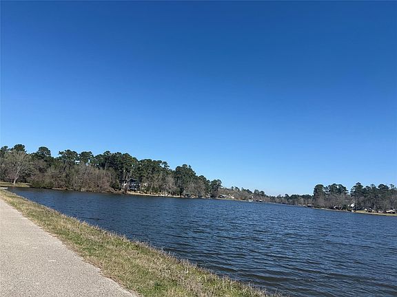 2nd image of 202 Sunset Lake Rd