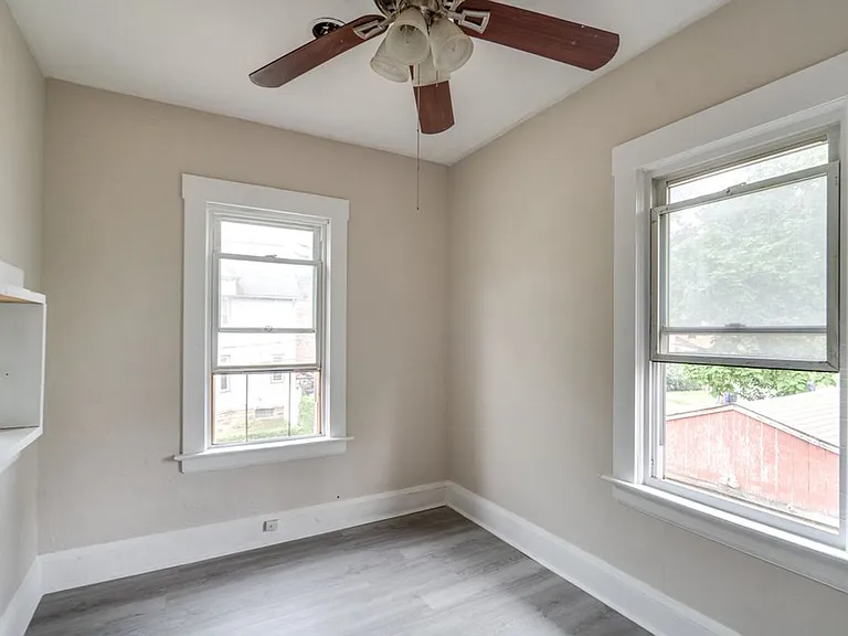 2118 Denison Ave — Photo 10