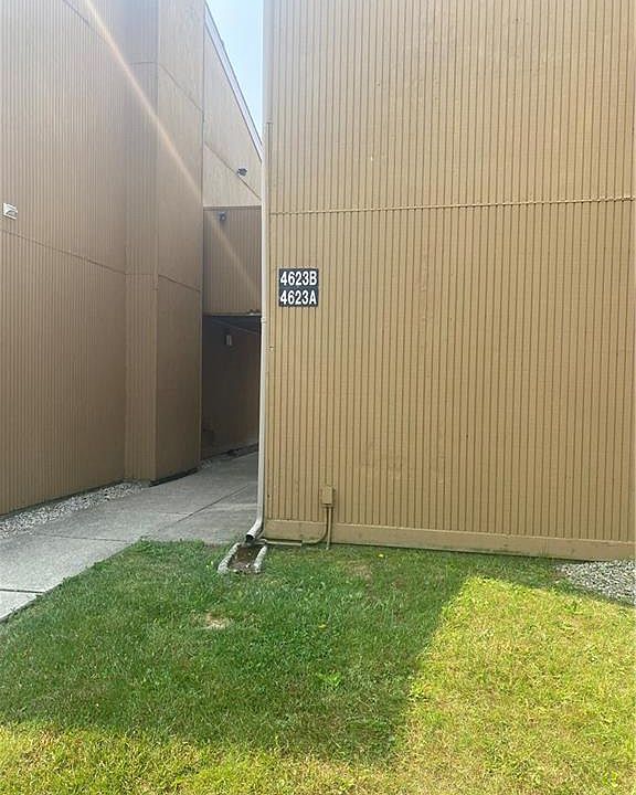 1st image of 4623 Merrick Dr #100