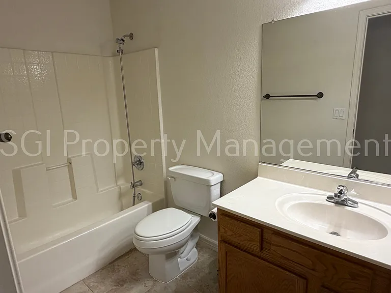 10318 W Missouri Ave — Photo 11