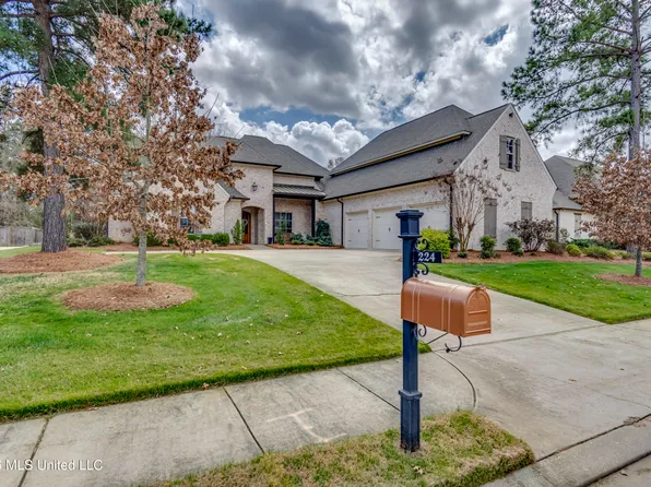 224 S Woodcreek Rd, Madison, MS 39110