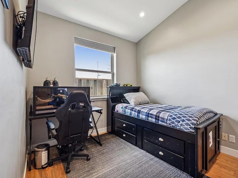 456 Grand Blvd — Photo 14
