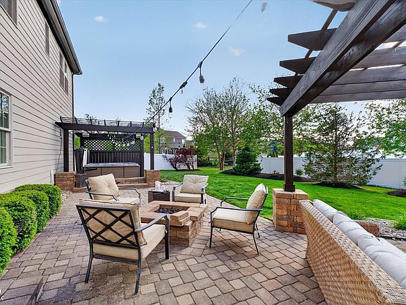 4th image of 13714 Heatherfield Dr W