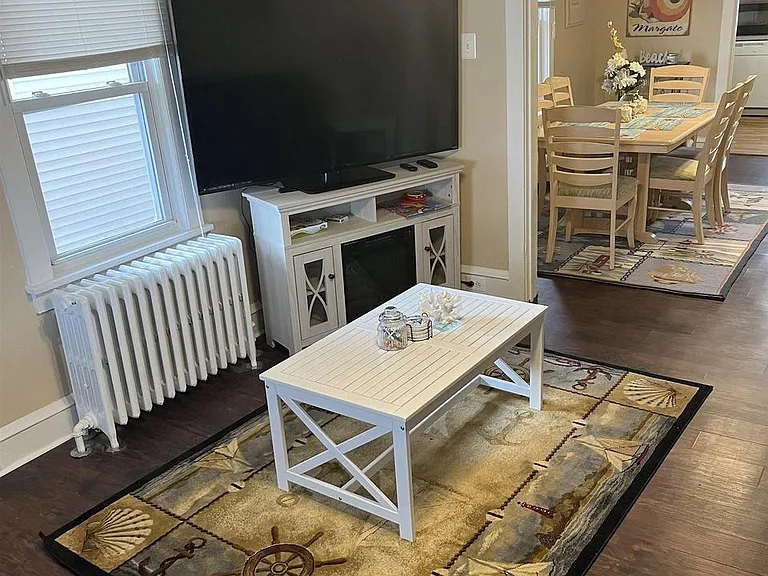 106 N Rosborough Ave #3 — Photo 4