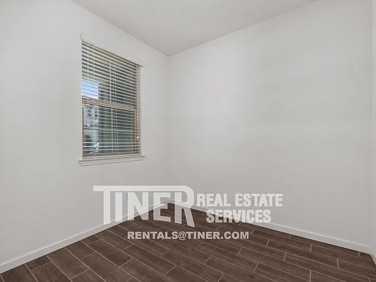 8082 Avanti Dr — Photo 8