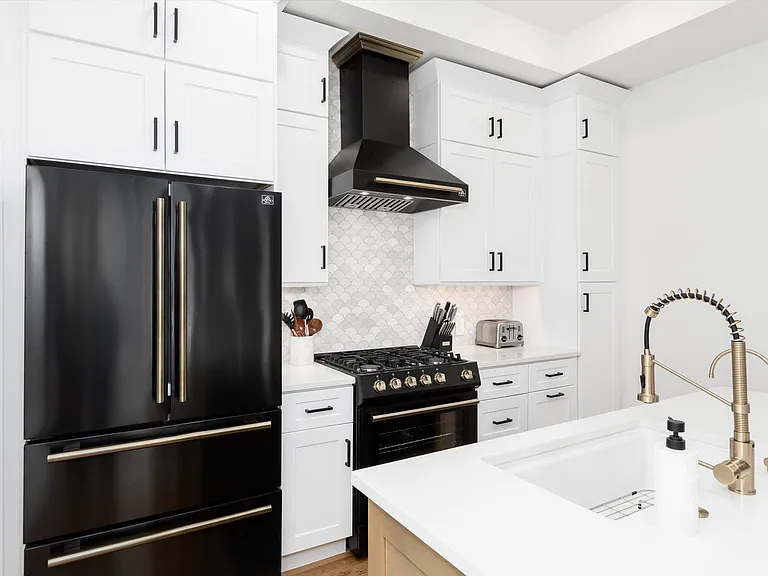 1733 Grove St #4 — Photo 14
