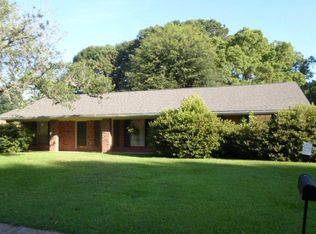 104 Arrowhead Dr, Natchez, MS 39120