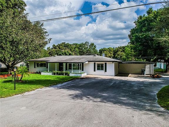 3rd image of 828 Patricia Pl