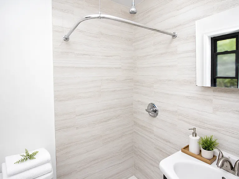 21 Adelphi St #1L — Photo 15