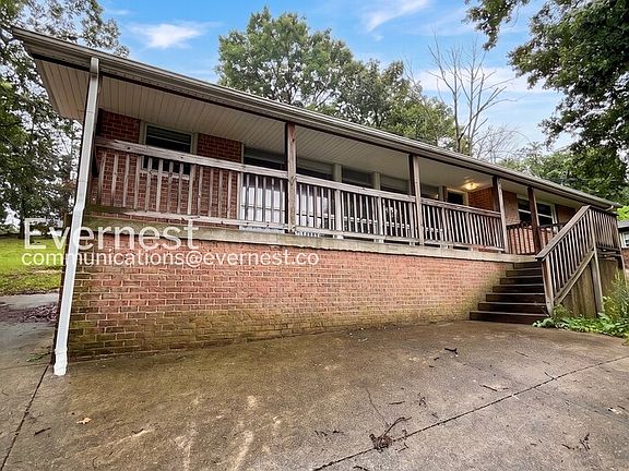 3rd image of 405 Cedarvalley Dr