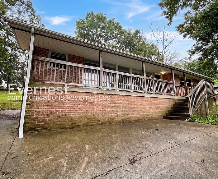 405 Cedarvalley Dr — Photo 3