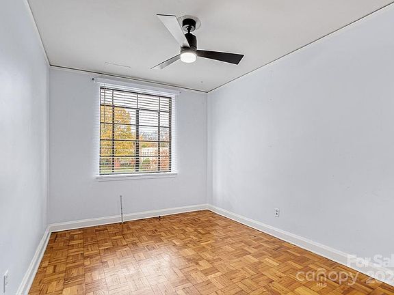5th image of 1121 Myrtle Ave APT 33