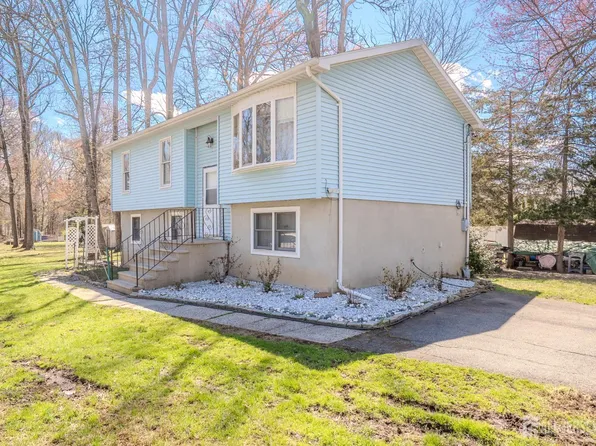 1834 Holly Rd, North Brunswick, NJ 08902