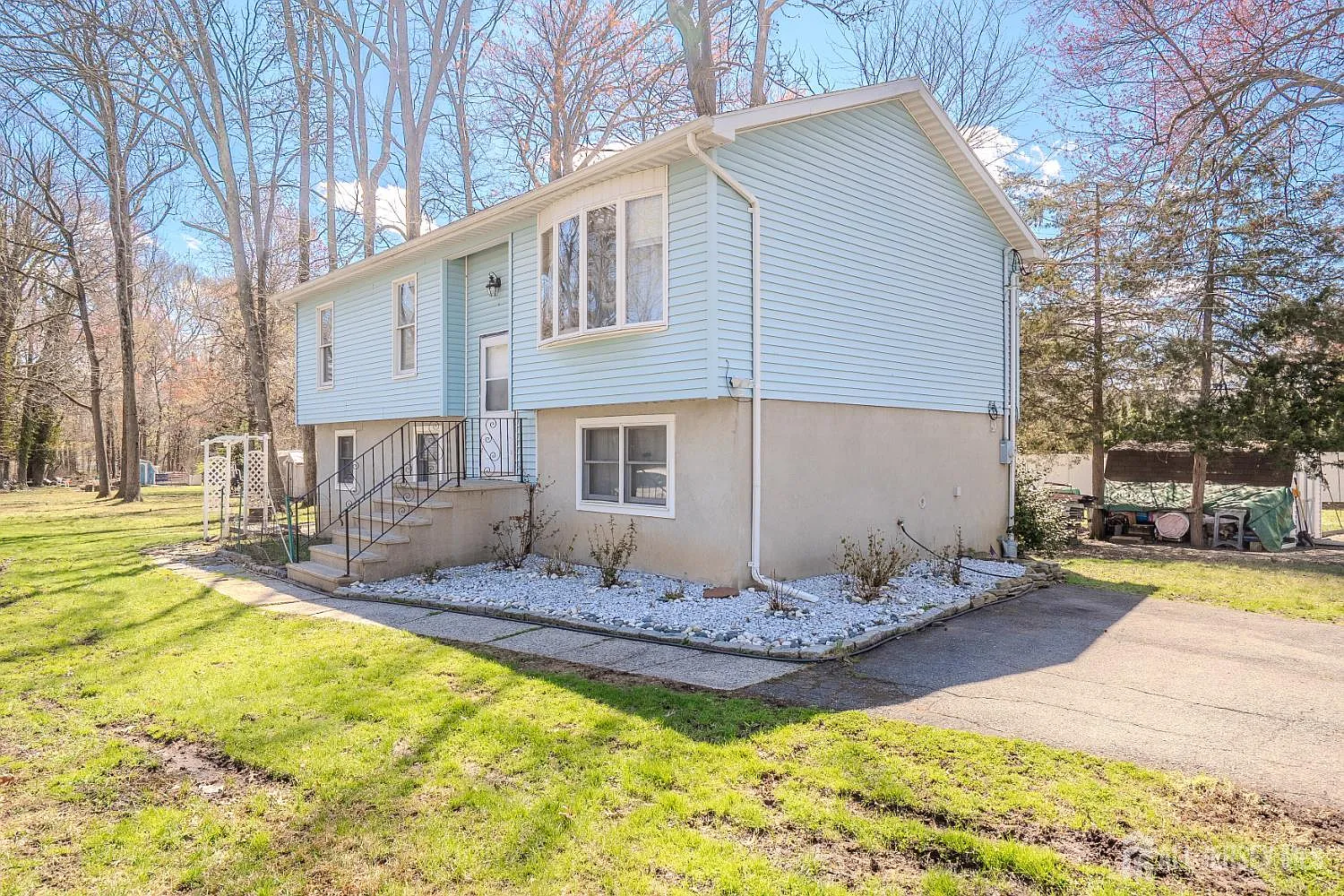 1834 Holly Rd photo 1