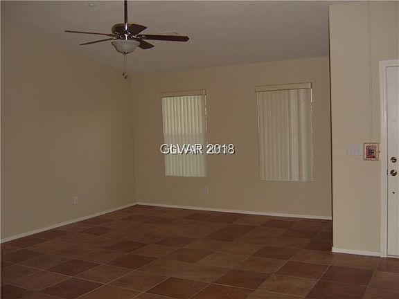 4th image of 487 Pearberry Ave #0