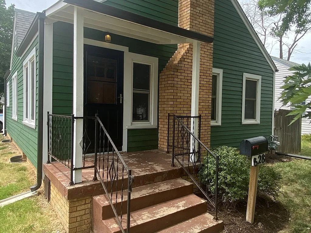 2 bed, 884 sqft, $1,100 — Photo 1