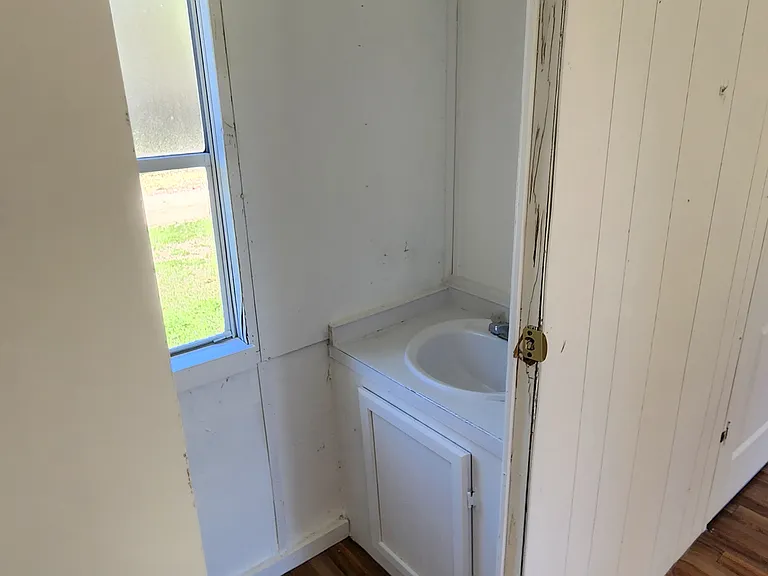923 Mercedes St #18 — Photo 12