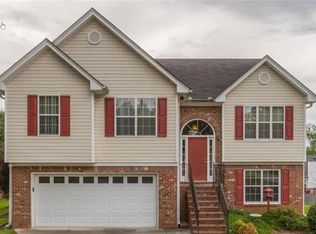 3888 Duncan Ives Dr, Buford, GA 30519