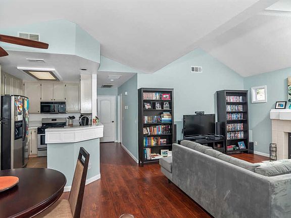 2nd image of 11266 Portobelo Dr #1/2