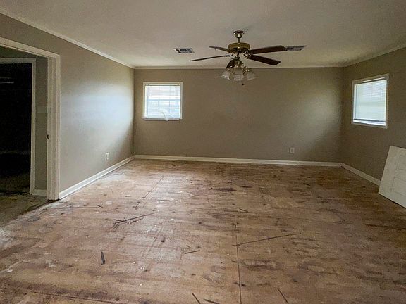 3rd image of 2524 Dolphin Dr
