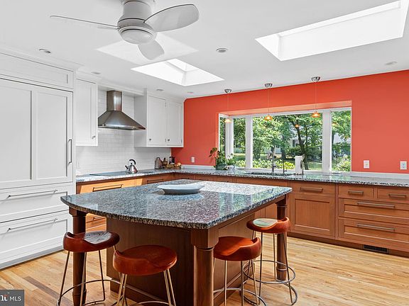 5th image of 104 Canterbury Dr