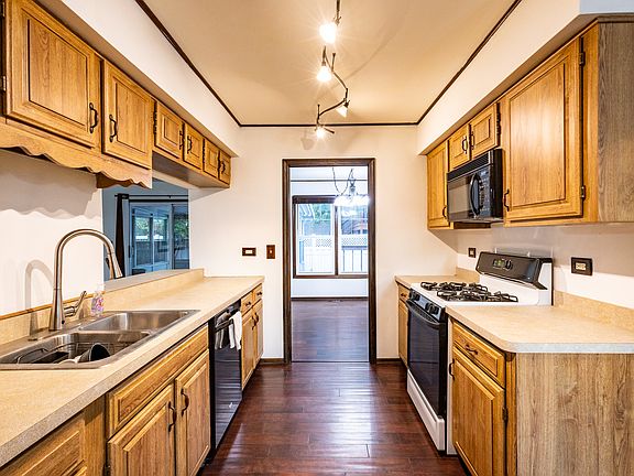 4th image of 1941 Aspen Ln