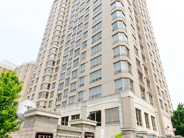 5418 Yonge St #1101 — Photo 1