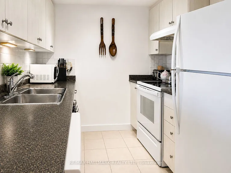 1346 Danforth Rd #908 — Photo 6