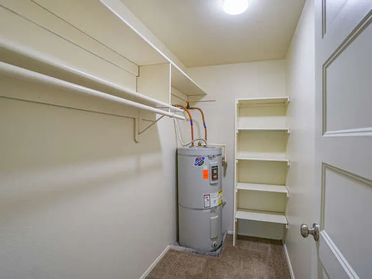 Sussex Village Apartments — Photo 43