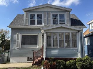 4881 N 58th St, Milwaukee, WI 53218