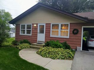 301 Hill St, Hartland, WI