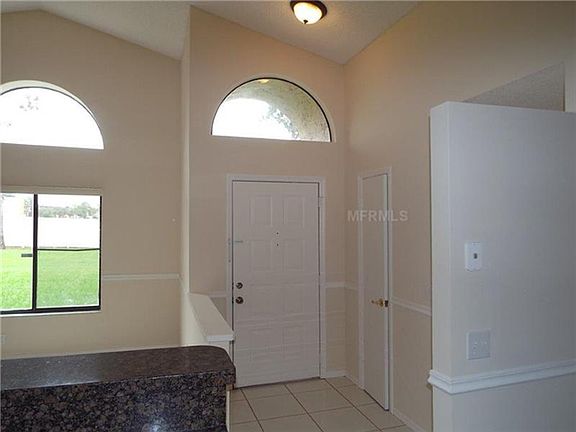 2nd image of 132 Lakepointe Cir