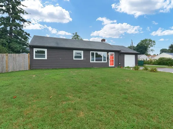 15 Brookfield Cir, Framingham, MA 01701