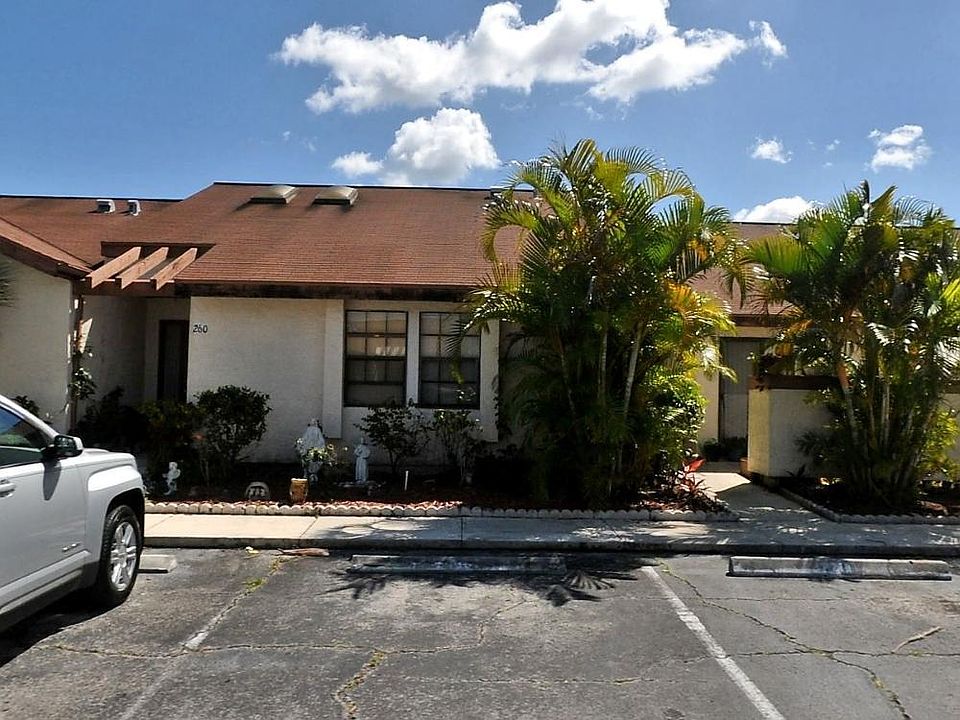 1st image of 260 SW Sterret Cir