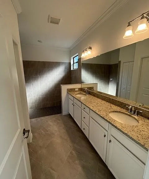 14638 Cantabria Dr — Photo 9