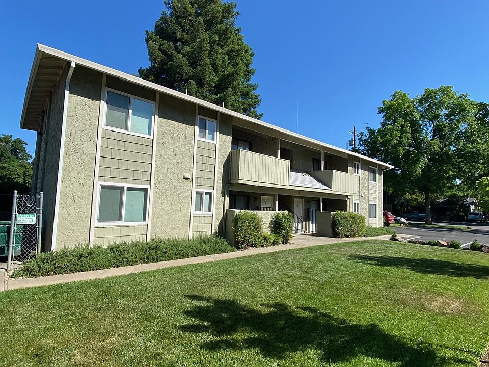 Front of 4 plex