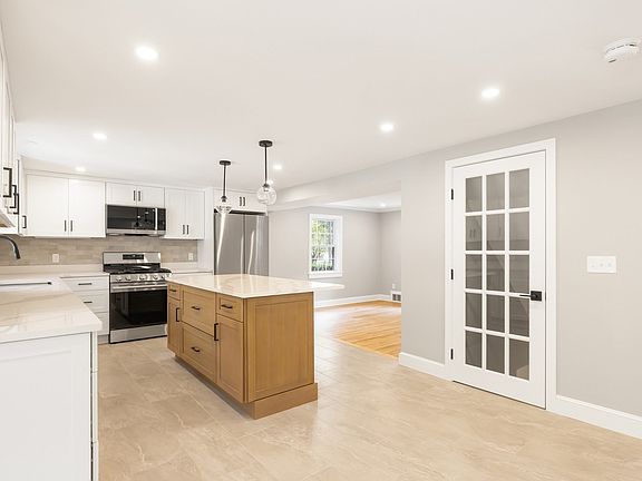 4th image of 11 Fern St