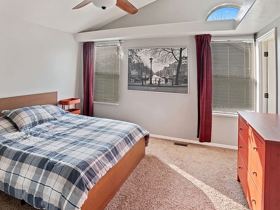 4th image of 791 E Meadow Wood Dr