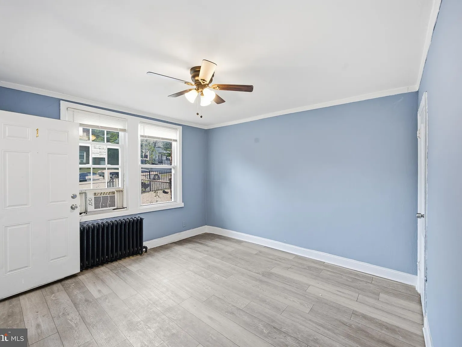 1 bed, 1.0 bath, 4477 sqft, $1,300 — Photo 4