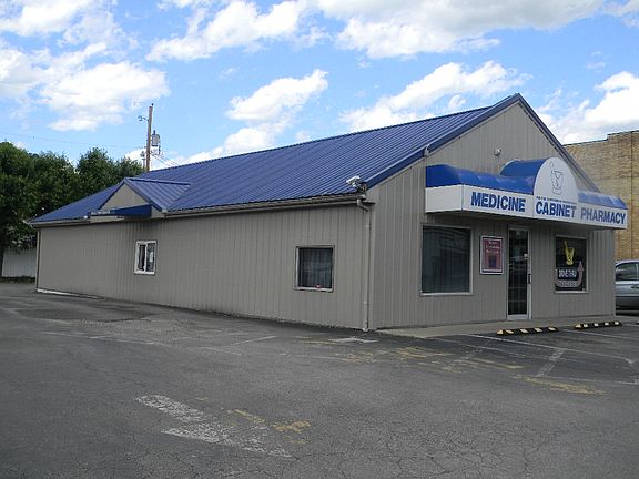 3rd image of 519 Broadway St